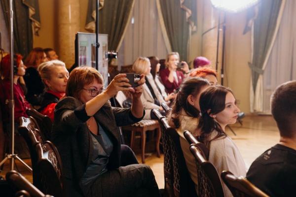 
        Нейросети. Новые возможности для НКО    